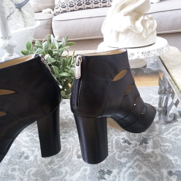 Adrienne Vittadini Leather Cutout Open Toe Ankle Booties Size 9 Black Block - Picture 3 of 8